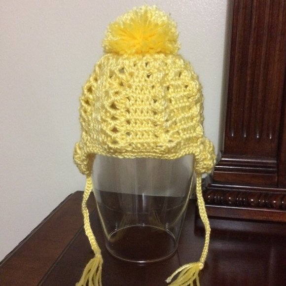 Brand New Handmade Crochet Baby Beanie with Pom Pom & Ear Flaps 3-6 Months - Picture 8 of 8